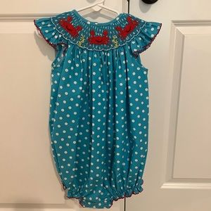 Smocked crab and polka dot bubble